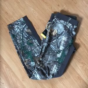 NWT Under Armour Realtree Storm pants size 6